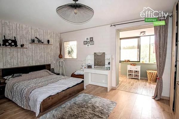 Maison 8 pièces - 220 m²