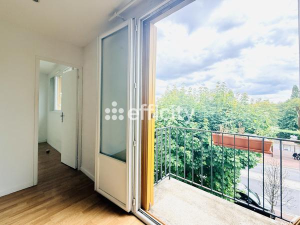 Appartement
         3 pièces
        - 50 m² 330 000 € *