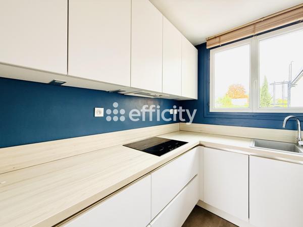 Appartement
         3 pièces
        - 50 m² 330 000 € *
