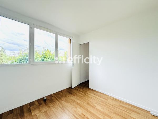 Appartement
         3 pièces
        - 50 m² 330 000 € *