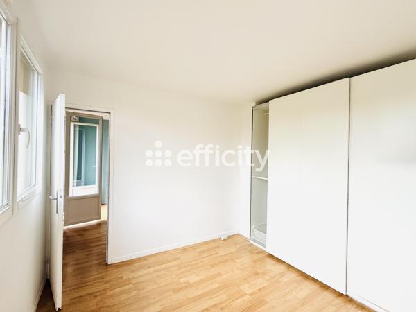 Appartement
         3 pièces
        - 50 m² 330 000 € *