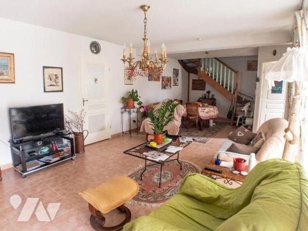 EN EXCLUSIVITE RESIDENCE LES SENORIALES VILLA  EN DUPLEX DE 125M² habitables comprenant au rdc ...