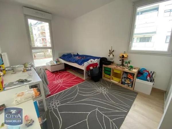 Appartement à louer 3 pièces 66.8m² Couëron (44220)