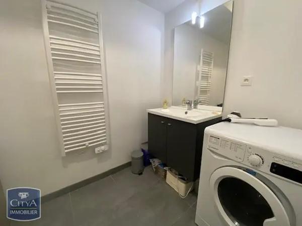 Appartement à louer 3 pièces 66.8m² Couëron (44220)