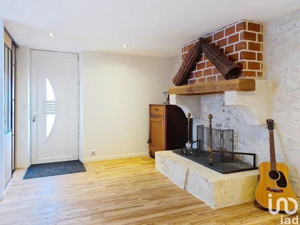 Maison 4 pièces de 163 m² à Vélines (24230)