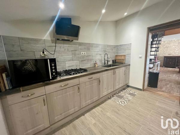 Maison 4 pièces de 163 m² à Vélines (24230)