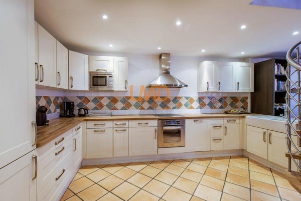 Villefranche-sur-Mer(06) de : Appartement Style loft 100m2 Vue mer