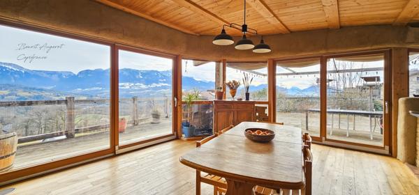 À vendre, Hauteurs du GROISY (Haute-Savoie)– Maison écologique 180m² avec vue panoramique Terrain 1500m²