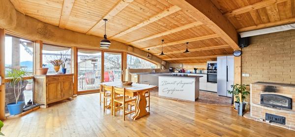 À vendre, Hauteurs du GROISY (Haute-Savoie)– Maison écologique 180m² avec vue panoramique Terrain 1500m²