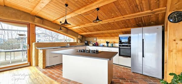 À vendre, Hauteurs du GROISY (Haute-Savoie)– Maison écologique 180m² avec vue panoramique Terrain 1500m²