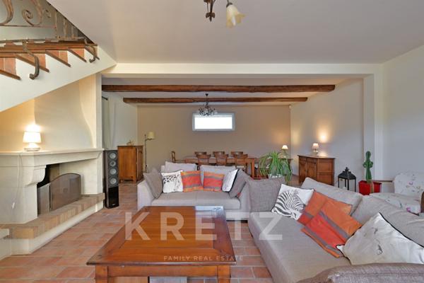 Maison de charme avec piscine et jardin intimiste au cœur de Générac, entre Nîmes et Camargues