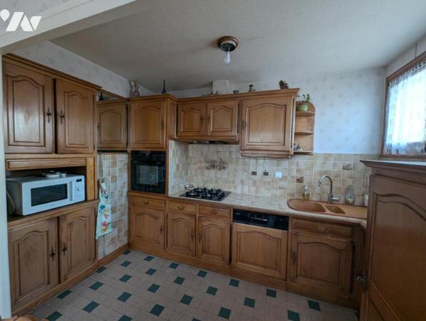 Maison de type 4 p+ cuisine sur sous-sol complet sur 1663 m² 