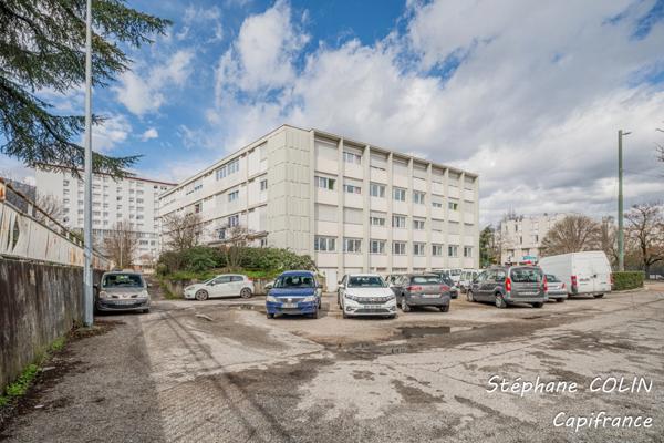 Immeuble à vendre ECHIROLLES (38)