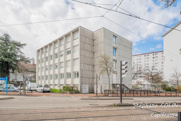 Immeuble à vendre ECHIROLLES (38)