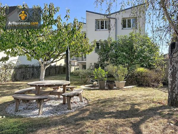 Vente                                                      Maison
                        
                     9 pièces                      193 m2                     à Eaubonne