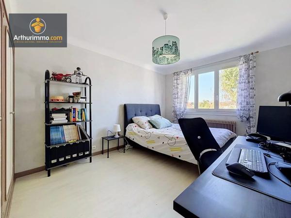 Vente                                                      Maison
                        
                     9 pièces                      193 m2                     à Eaubonne