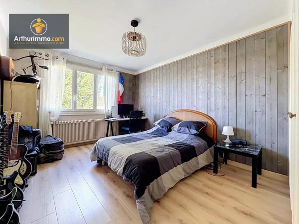 Vente                                                      Maison
                        
                     9 pièces                      193 m2                     à Eaubonne