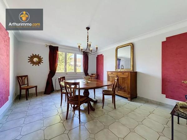Vente                                                      Maison
                        
                     9 pièces                      193 m2                     à Eaubonne