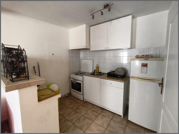 Maison de ville rénovée avec goût.