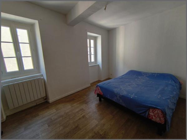 Maison de ville rénovée avec goût.