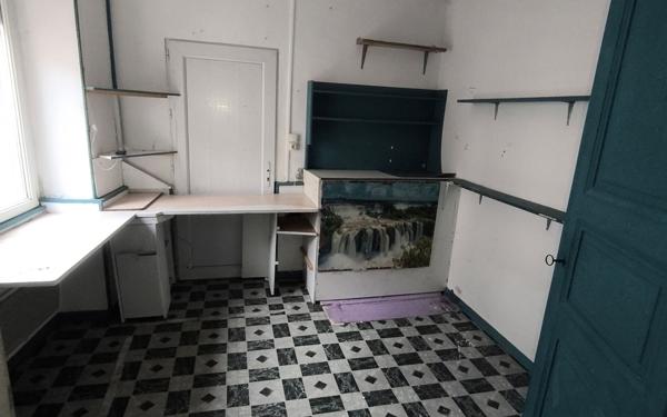 Immeuble à vendre    8 pièces • 212,39 m2 Montmirail