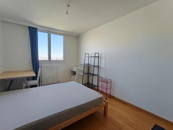 Location                                                      Appartement
                        
                     1 pièces                      10 m2                     à Créteil