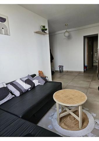 Location                                                      Appartement
                        
                     1 pièces                      10 m2                     à Créteil