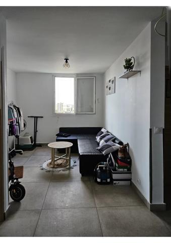 Location                                                      Appartement
                        
                     1 pièces                      10 m2                     à Créteil