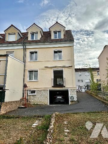 Épernay, quartier Hôpital : maison rénovée 116 m², 3 ch., jardin, garage et potentiel.