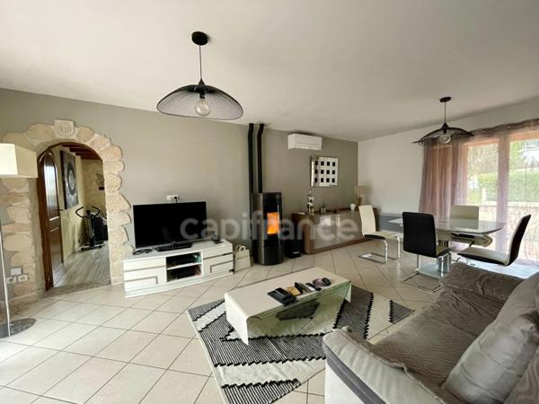 Maison à vendre 5 pièces avec piscine , terrain environ 667 m2 SAINT HIPPOLYTE DU FORT (30)