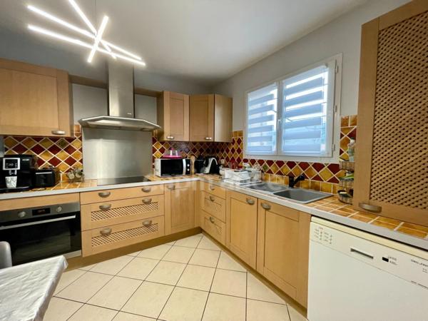 Maison à vendre 5 pièces avec piscine , terrain environ 667 m2 SAINT HIPPOLYTE DU FORT (30)