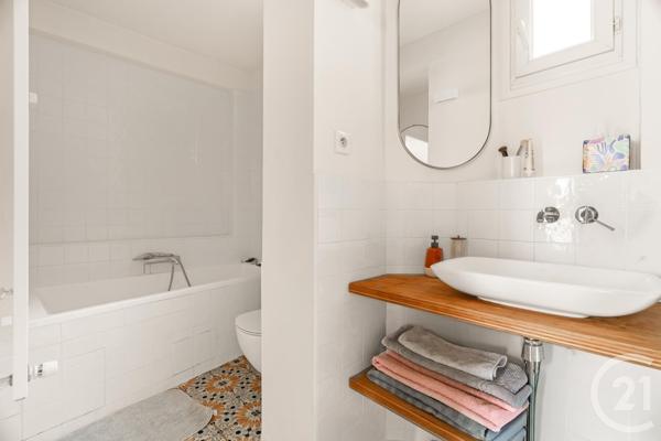 Appartement F5 à vendre  5 pièces - 128,71 m2 PARIS - 75018