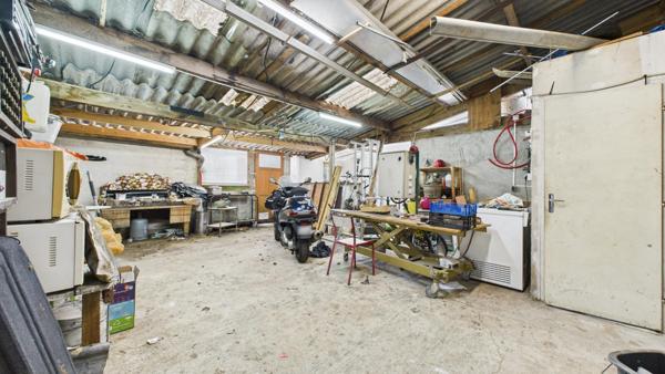 Maison de 94 m², un gîte de 36 m² et une dépendance de 60 m² à réhabiliter