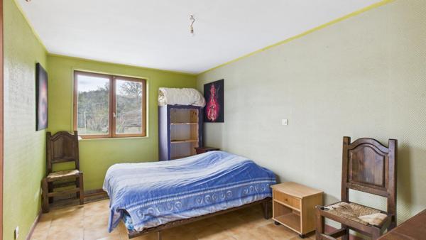 Maison de 94 m², un gîte de 36 m² et une dépendance de 60 m² à réhabiliter