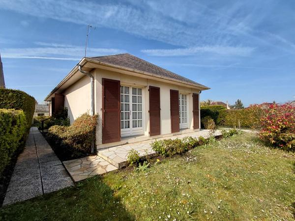 Maison à vendre à Châtillon-sur-Indre - 4 chambres, grand terrain