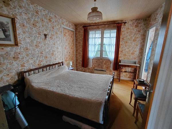 Maison à vendre à Châtillon-sur-Indre - 4 chambres, grand terrain
