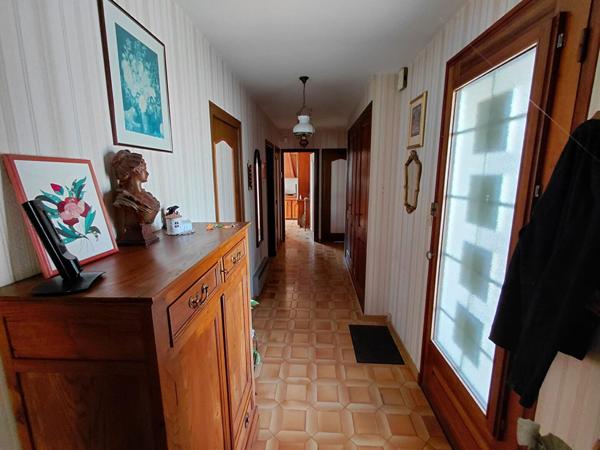 Maison à vendre à Châtillon-sur-Indre - 4 chambres, grand terrain