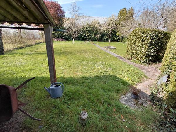 Maison à vendre à Châtillon-sur-Indre - 4 chambres, grand terrain