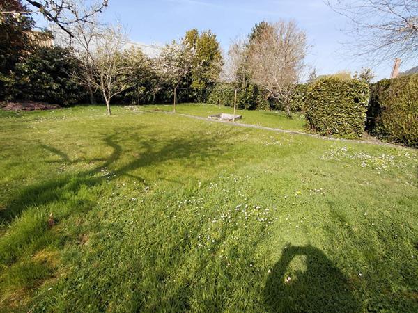 Maison à vendre à Châtillon-sur-Indre - 4 chambres, grand terrain