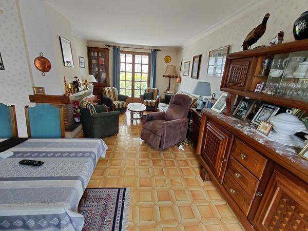 Maison à vendre à Châtillon-sur-Indre - 4 chambres, grand terrain
