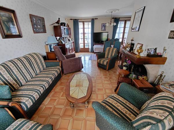 Maison à vendre à Châtillon-sur-Indre - 4 chambres, grand terrain