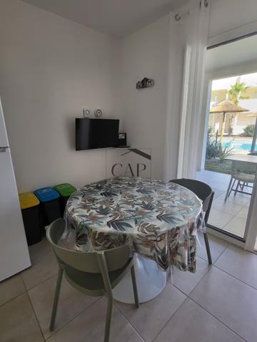 Marina di Bravone – T3 avec terrasse face piscine, parking et plage à proximité