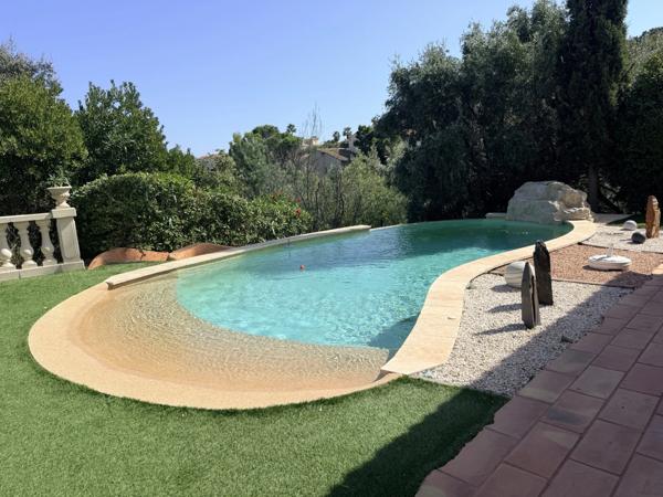Maison à vendre 4 pièces LES ISSAMBRES (83)