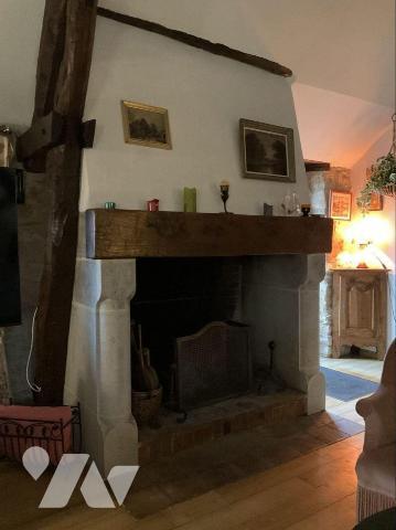 A VENDRE : Charmante propriété dans petit village, située au calme à environ 12 kilomètres au s...