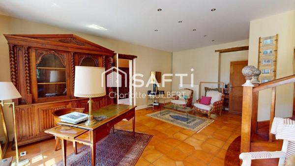 Propriété sur 12 hectares avec piscine