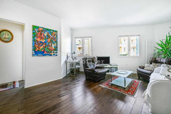 Paris 5ème limite 6ème, sectorisation Henri IV, bel appartement 3/4 pièces avec vue sur Note-Dame.