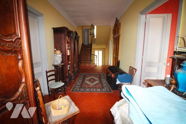 L'Etude Maubé vend une magnifique propriété de charme de plus de 500m2 située à Cassis.