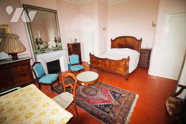 L'Etude Maubé vend une magnifique propriété de charme de plus de 500m2 située à Cassis.