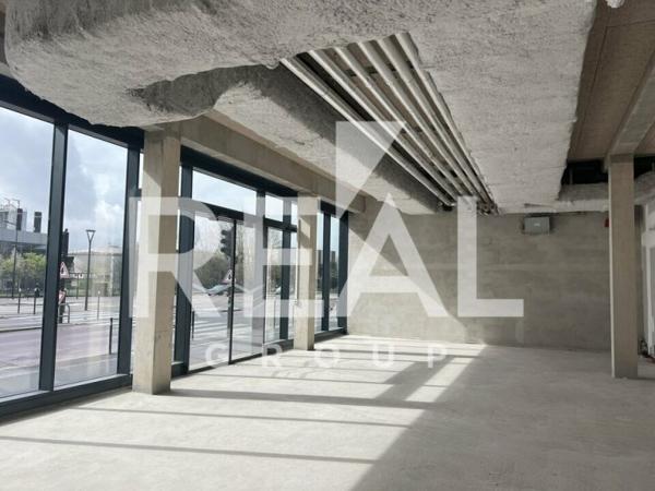 Local commercial de 216 m² à louer à Bordeaux
