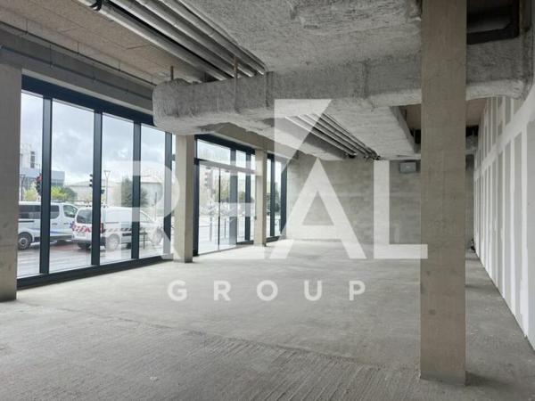 Local commercial de 216 m² à louer à Bordeaux
